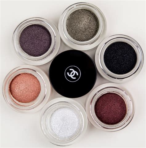 Chanel Illusion d'Ombre Eyeshadow Review .